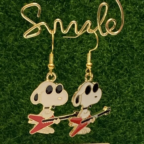 Snoopy Earring, Joe Cool Earring, Peanuts Earring, Gift Idea, Guitar Earring - Picture 7 of 8